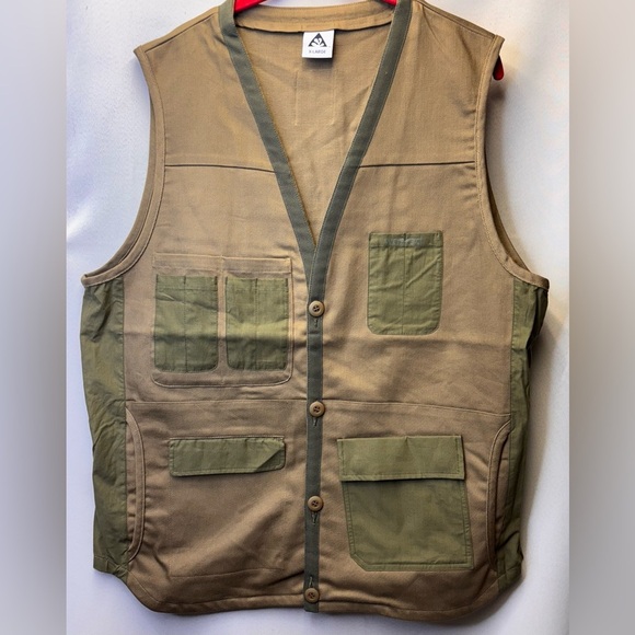 Wasted Collective Men's Hunting Vest in Army Green Size X-Large NWT - Picture 1 of 7